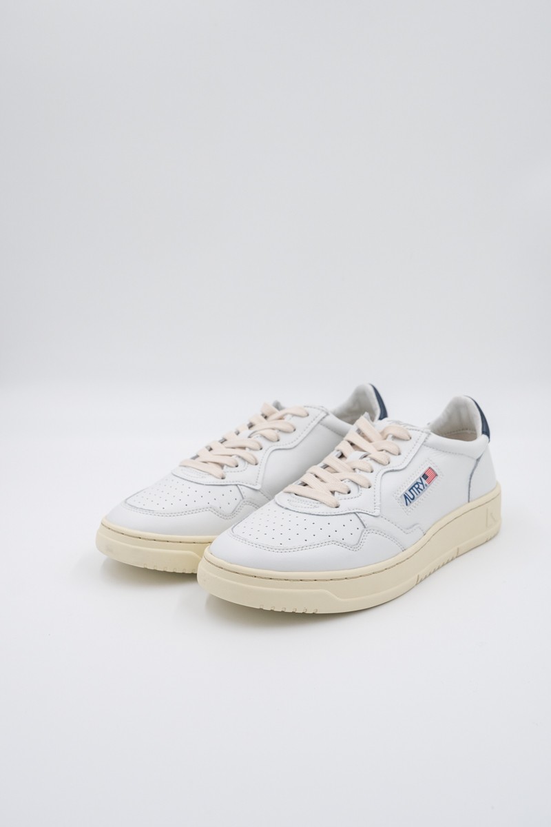 Shoe Autry Sneaker 01 Low Men AULM LL12 Size 42 Color LEAT/LEAT Shoe Autry Sneaker 01 Low Men AULM LL12 Size 42 Color LEAT/LEAT