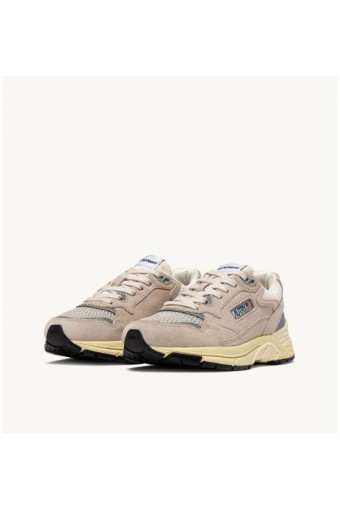 AUTRY HYPERWAY LOW SNEAKERS...