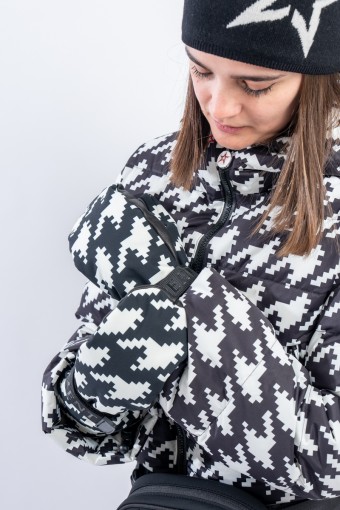 PERFECT MOMENT DAVOS MITTS...