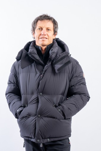 MONCLER CORAIA JACKET 097...