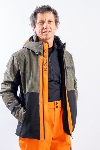 ONE MORE 121 LIGHT...